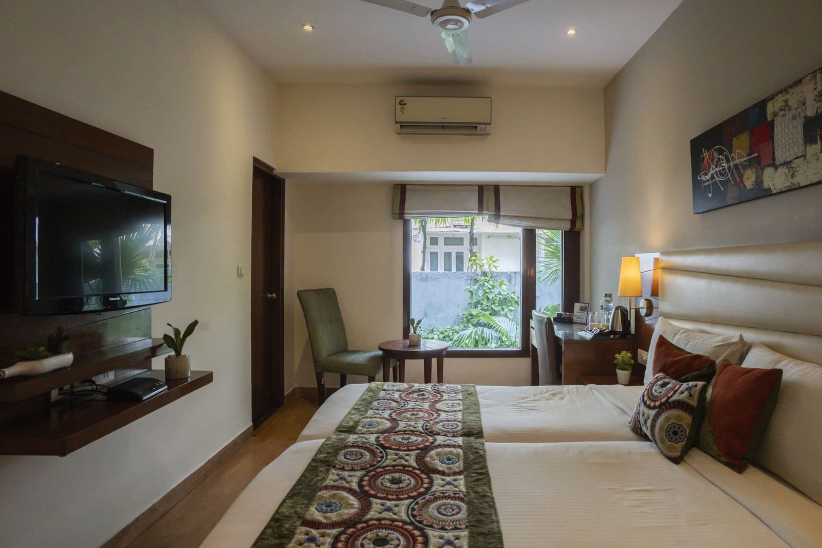 Sunder Nagar Deluxe-room-2