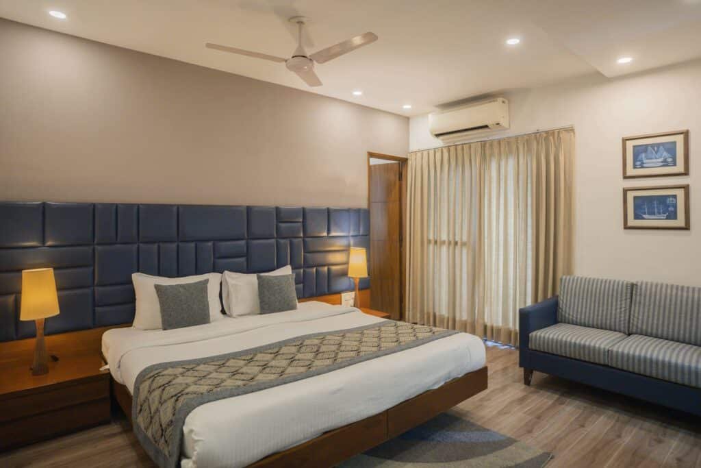 dlf-phase-2-executive-room-3