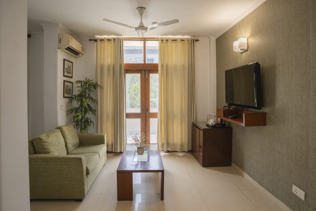 dlf-phase-2-executive-suite-1