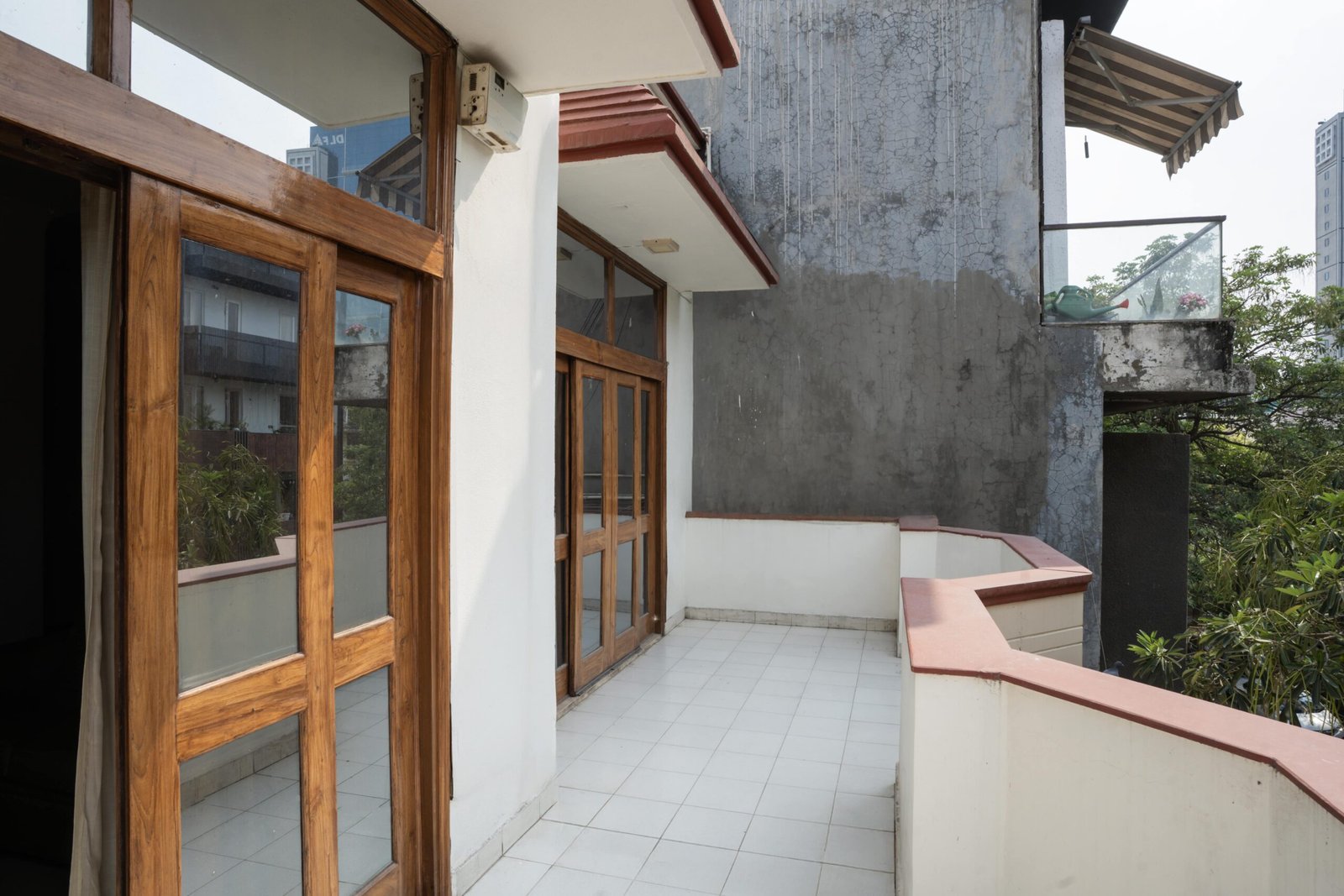 dlf-phase-2-executive-suite-4